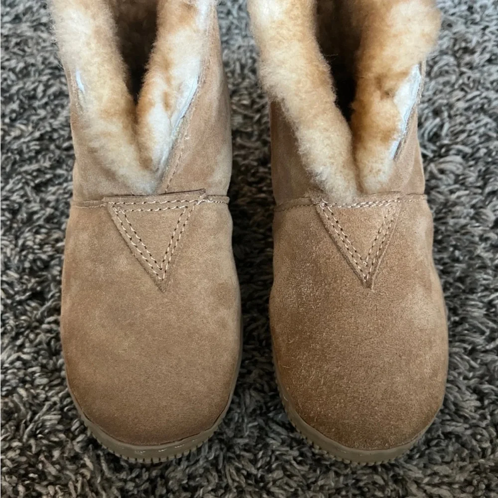 CLOUD NINE Sheepskin Tan Booties Slippers Toddlers Boys/ Girls Size 8/9
